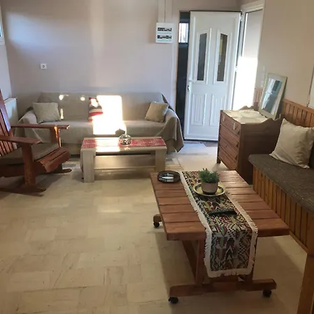 Holiday home σπίτι στην εξοχή